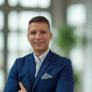 Johnathan Lozano - CEO Convercare Insurance